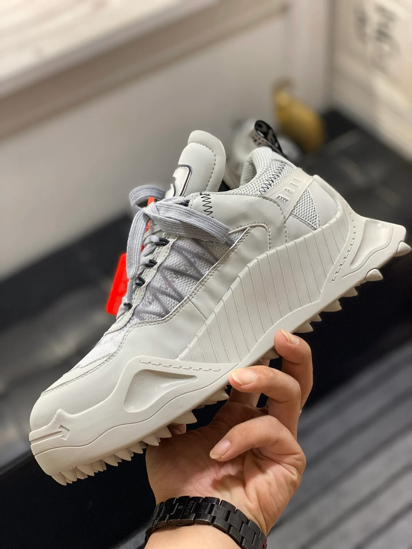 Men's Men's Shoes💰480🌼【New Style】High-end Boutique-🤷‍♂🤷‍♂OFF-WHITE x Air Jordan 】1 The joint shoe has been highly concerned by everyone since its design. The new shoe is shown in the popular Chicago bull white and yellow LOGO color scheme. The shoe body is made of cowhide, cow suede, and other materials. In addition to the X hidden on the inside of the leather, the oversized Swoosh, OFF-WHITE for Nike, Air Jordan 1 birth information and AIR are displayed on both sides of the shoe. The iconic details of OFF-WHITE can be seen on the sole and insole. You can choose a pair if you like the style. Code: 39-44 (45 can be customized